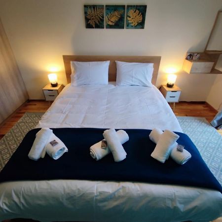 Wood & White Apartment In Historic Center With 2 Bedrooms Ioannina Eksteriør billede