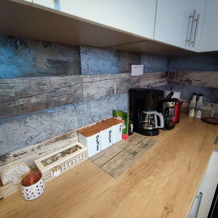 Wood & White Apartment In Historic Center With 2 Bedrooms Ioannina Eksteriør billede