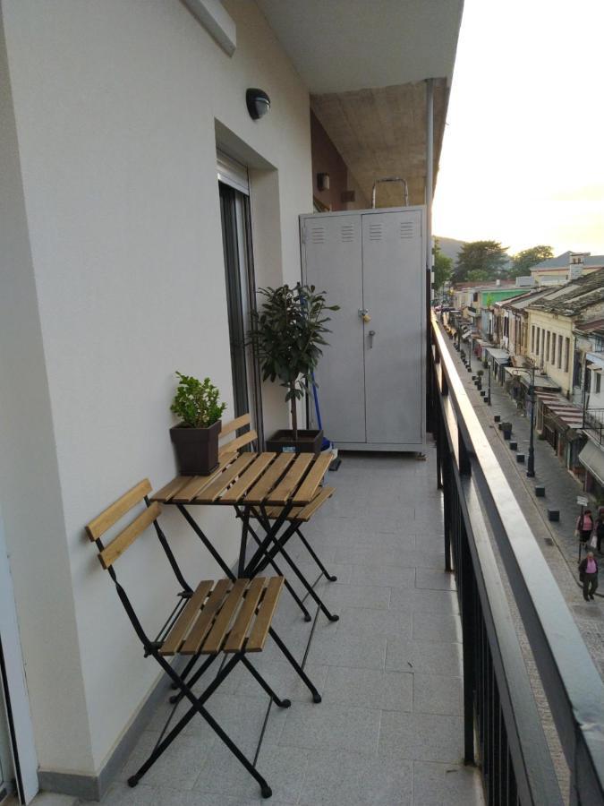 Wood & White Apartment In Historic Center With 2 Bedrooms Ioannina Eksteriør billede